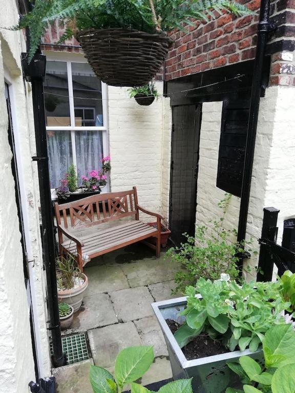 Apartament A Summer Place - Spacious Maisonette, Central Whitby, Sleeps 4, Close To Amenities Zewnętrze zdjęcie